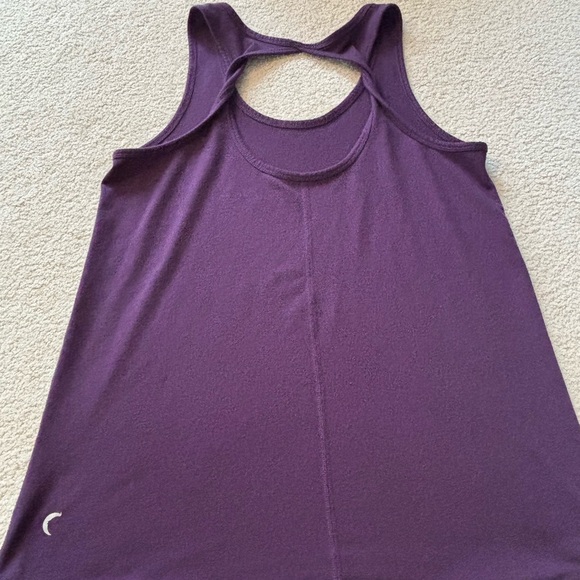 Zyia Active Blackberry Twist tank - Picture 4 of 5